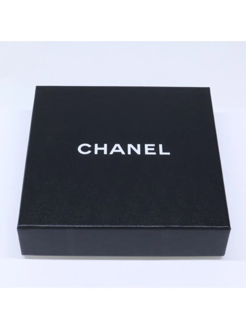 Chanel 96A CC Logo Turnlock Baroque Pearl